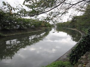 草加宿を流れる綾瀬川