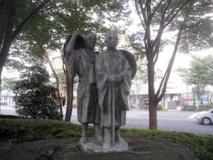 福島駅東口の芭蕉＆曽良像