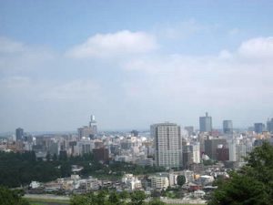 青葉城跡から仙台の中心街を見下ろす