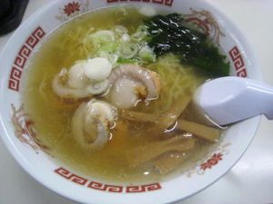 青森港のフェリーターミナルで食べた「ホタテ塩ラーメン」