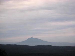 八甲田の「岩木山展望所」から見る岩木山