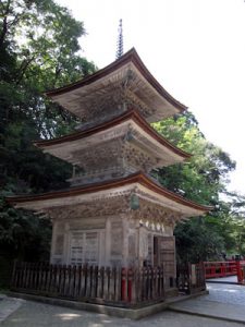 那谷寺の三重塔