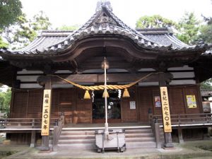 多太神社の拝殿