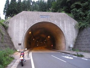木ノ芽峠のトンネル