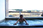 かご岩温泉「かご岩温泉旅館」の露天風呂に入る