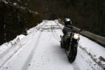 加仁湯温泉から雪道を下っていく