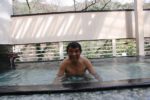 大山温泉「こまや旅館」の露天風呂に入る