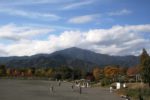 伊勢原市のスポーツ公園から大山を見る