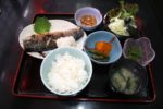 戸倉の駅前食堂の「焼き魚定食」