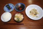 千代田温泉「千代田温泉」の朝食。ご飯、味噌汁、のり、漬物