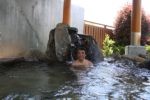 「四季の里・旭志」の露天風呂に入る