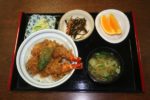 「天心乃湯」の「海老天丼定食」