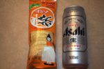 米沢駅前の「東横イン」では荒井さんの差し入れの「オランダせんべい」を食べながらカンビールを飲む！