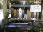阿蘇神社に到着。まずは名水の「神の泉」を飲む