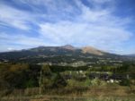 俵山峠の旧道から見る阿蘇の中央火口丘