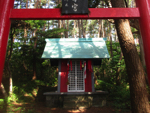 黒崎への途中にある黒崎神社の本宮