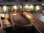 「二風谷アイヌ文化資料館」の丸木舟
