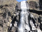 雄冬岬の白銀の滝