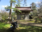 象潟の蚶満寺の山門