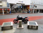 本町交差点の「新潟市道路元標」