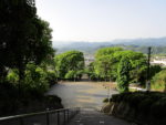 貫前神社からの眺め。西上州の山並みを見る