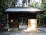 伊和神社の神門